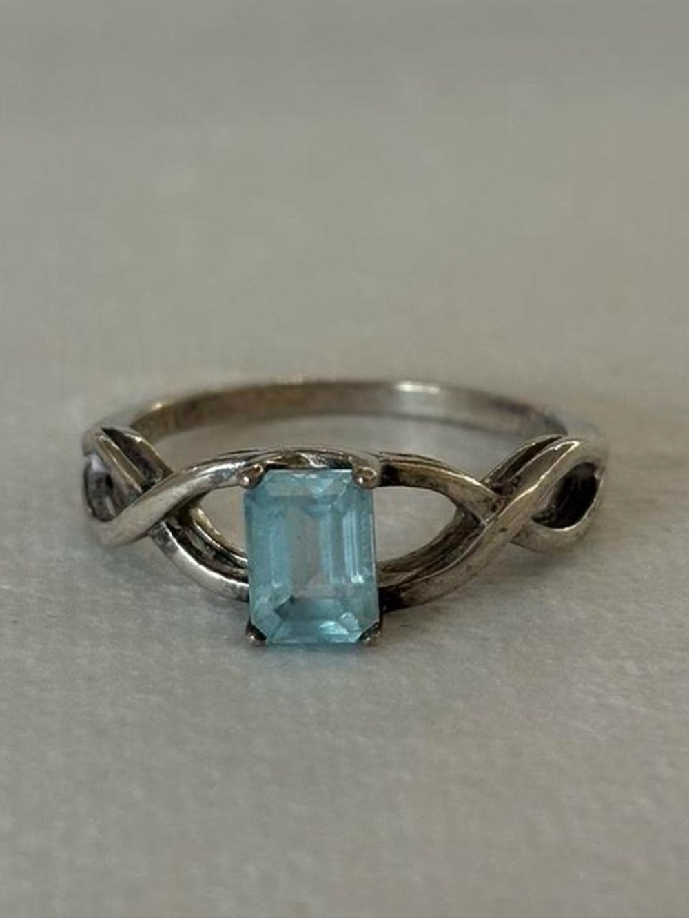 NV 925 Sterling Silver Blue Gem Cutout Band Dainty Ring Size 9